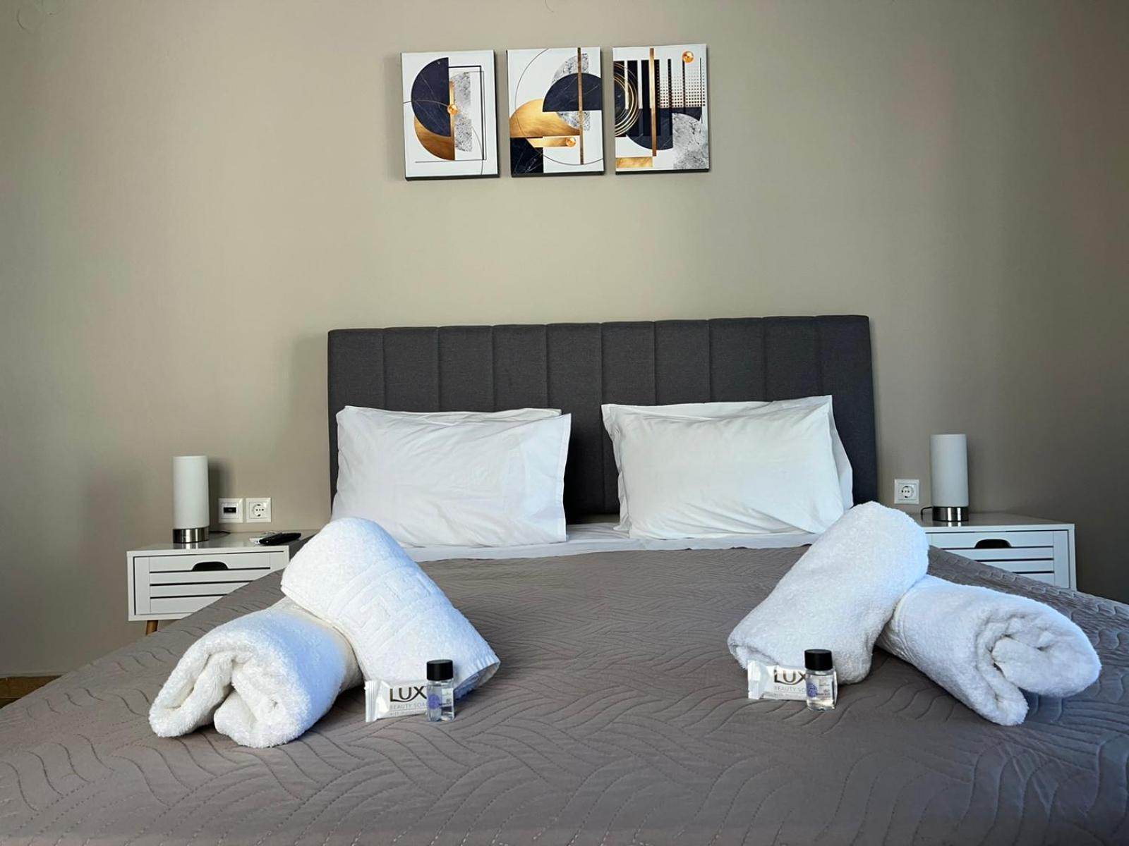 Modern Central Αpt 500M From The Beach. Chania  Exterior photo