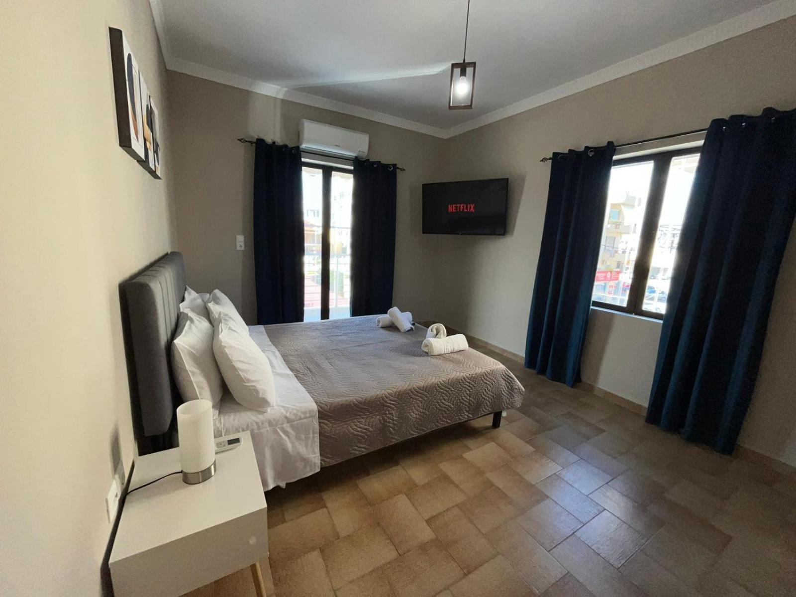 Modern Central Αpt 500M From The Beach. Chania  Exterior photo